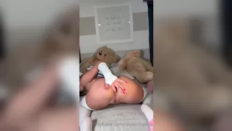 Skylarmaexo onlyfans 27-06-2025 in front of the camera and fucking herself with her finger