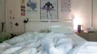 irisbb2003 naked tits & pussy