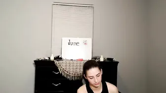 isobella07  Masturbating her pussy hole