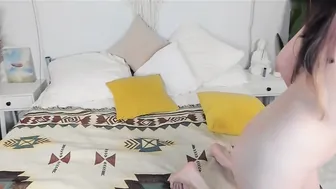 y_u_m_i_k_a fully naked & pussy play