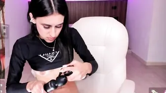 Karlaa_Jame first anal