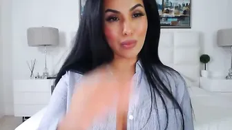 makayladivine  Stroking her excitable pussy