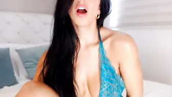 A_WOLF_GIRL caught intense orgasm in webcam show