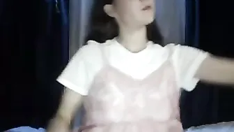 themadnessofyouth  Masturbating shaved pussy until orgams