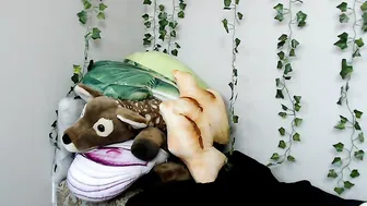 GoAskAlex Busty blonde gently masturbates cunt