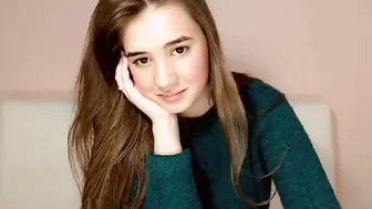 Little_cutie1 Wonderful bitch shows wide body