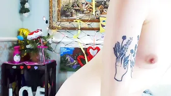 Ulla996 Spicy shlendra caresses nipples