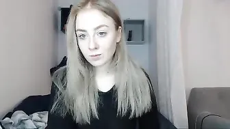 Mineeett Russian beauty cool touches herself for sisi