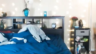 lizrose90 Busty small exposes her charms