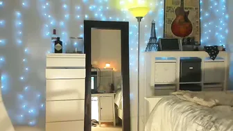 kellyheart Cute blondie exposes big tits