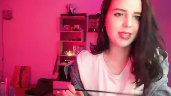 sweetariaa Cute bitch jerks off her dick