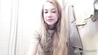 Indigowhite Cute girl pulls sex lips