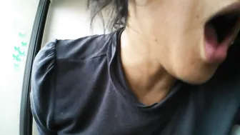 vanandjuani Exquisite woman pulls the vagina