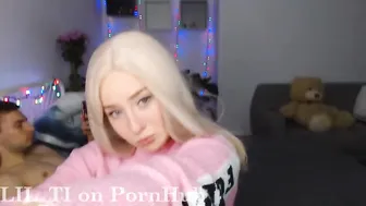 mineeett A cool lady is dancing a striptease slowly