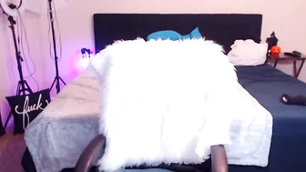 moonlitfox Spicy priestess gently fucks pussy