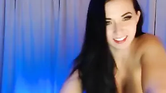 emilyivy Teen slut fingers pussy