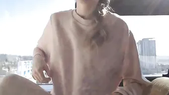 alexis sweet pussy pulls the cap