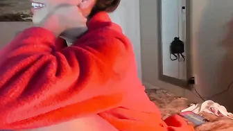 skylerlo Asshole babe has shaved pussy