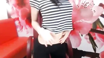 lianabb gorgeous girl finished from a rich handjob