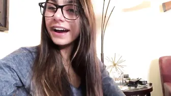 Mia Khalifa red slut passionately masturbating pussy