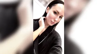 Lilu Moon tanned brunette gently pulls pussy