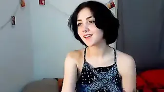 kimbillsweety red-haired beauty fucks her pussy