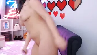 brielle harley quinn fucks sex toys