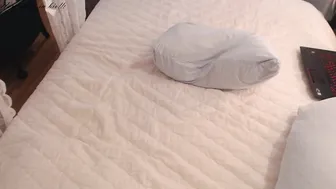 ellaa91 graceful babe gently masturbates pussy