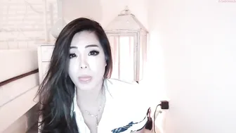 lil_piglet charming beeks - performs a striptease