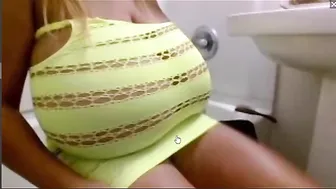 Roxi pretty woman pervertedly poops