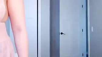 jade_lee  shy babe pulls shaved pussy