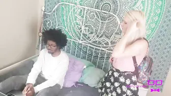 Dorkydarienxxx manyvids cute female fucks cunt with phallus