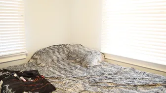 MissKittyMoon manyvids luxurious mare masturbates