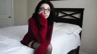 Manyvids Astridjolie manyvids naughty  cam girl  gently pulls pussy