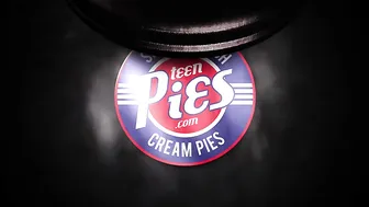 Kali Roses manyvids lustful babe caresses shaved pussy