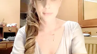 Zeta_bb manyvids cute blonde fucks herself with a phallus