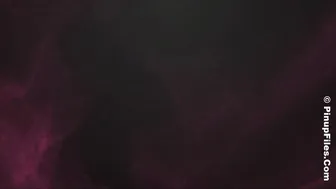 Tessa Fowler manyvids slut fucks the cap with his fingers