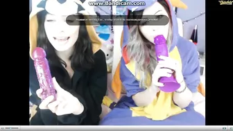 Eeeveee & Arabella Fae manyvids busty chick talks in french