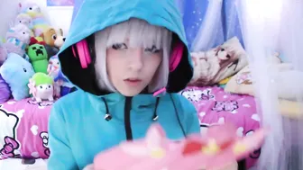 Rei Lark manyvids luxurious female massaging nipples