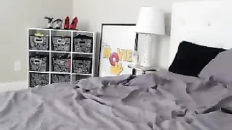 elaysmith manyvids satisfied with sex toy