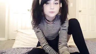 Elfiex manyvids whore chick jerks off