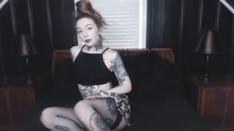 xsnow_whitex manyvids latin slut brightly fingering shaved holes