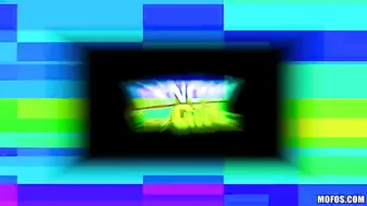 Jeri Lynn manyvids blonde slut twirls elastic booty