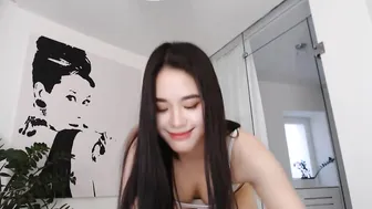 li_chang completely bared whore body