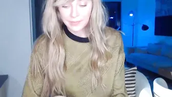 alexis cute brunette fucked cunt with phallus