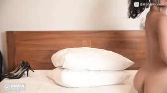 itschericandy naughty brunette fucks with a dildo