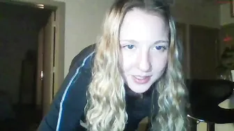 rosaleahrich beautiful woman in black clearly jerks off her vagina