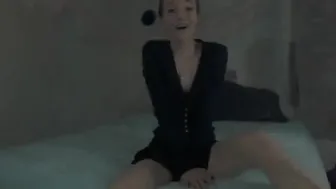 PrincessBambie  runet wriggles in front of webcam