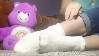 Goddess Lola - g0ddesslola onlyfans  -2020-01-01  Foot tease ft. My dirty socks 3