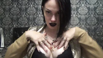Mistress Misha Goldy HJ in 18 golden rings Jewerly fetish